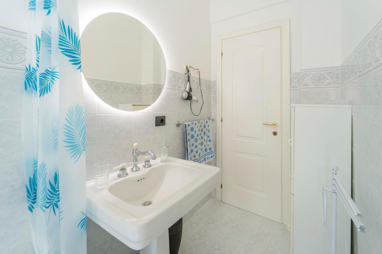 193 - Casa Via Della Chiusa - Centralissimo E Vicino Alla Baia Del Silenzio, Spiaggia E Mare 150M - Parcheggio Gratis Incluso E Aria Condizionata Sestri Levante Kültér fotó