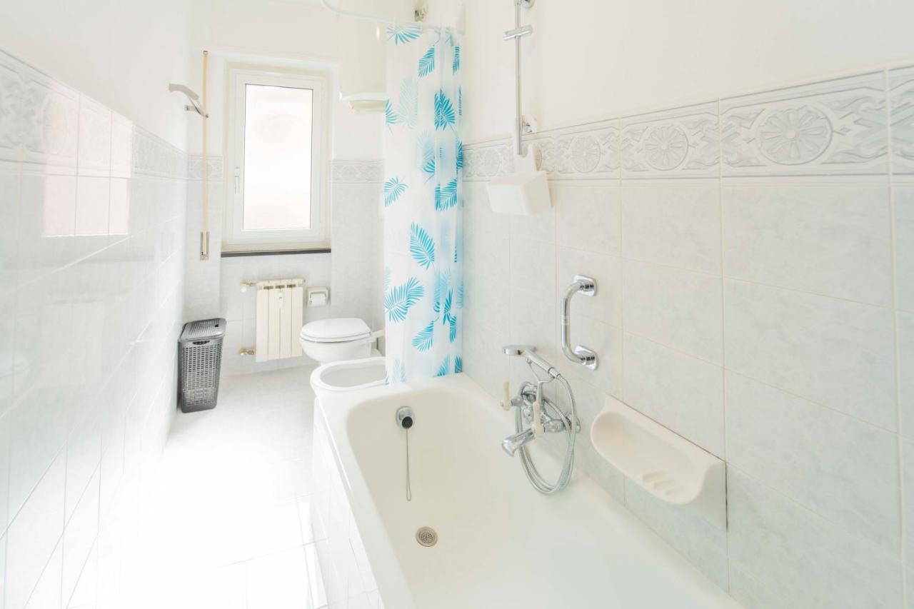 193 - Casa Via Della Chiusa - Centralissimo E Vicino Alla Baia Del Silenzio, Spiaggia E Mare 150M - Parcheggio Gratis Incluso E Aria Condizionata Sestri Levante Kültér fotó