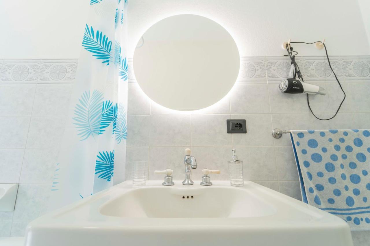 193 - Casa Via Della Chiusa - Centralissimo E Vicino Alla Baia Del Silenzio, Spiaggia E Mare 150M - Parcheggio Gratis Incluso E Aria Condizionata Sestri Levante Kültér fotó